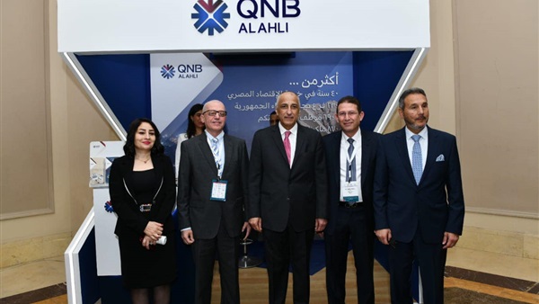 طارق عامر وقادة بنك QNB