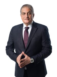 الإعلامي أسامة كمال