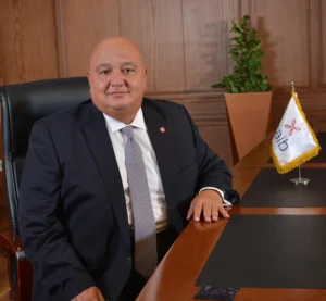 الأستاذ أفضل نجيب الرئيس التنفيذي والعضو المنتدب لبنك SAIB، 