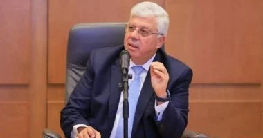 وزير التعليم العالي يتوجه إلى باريس