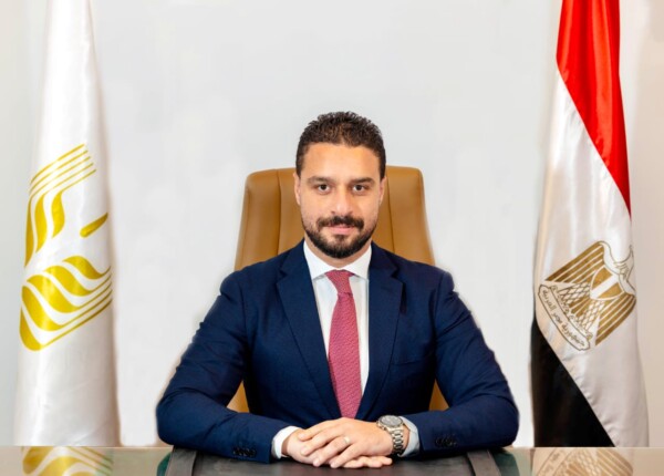 سراج عبد الفتاح رئيس مجموعة تطوير الأعمال والمبيعات بالبنك الزراعي المصري