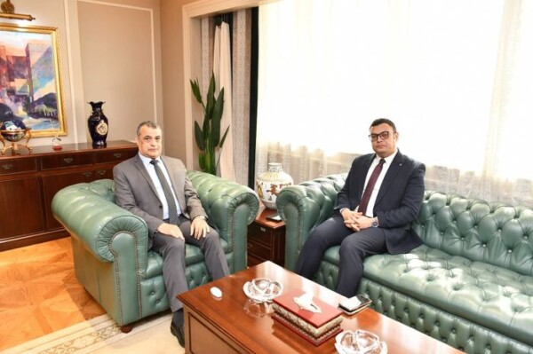 وزيرا "الإنتاج الحربي" و"الإسكان" يناقشان مستجدات مشروعات المبادرة الرئاسية "حياة كريمة"