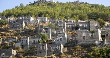 شركات يابانية تلجأ للذكاء الاصطناعى لرصد وبيع المنازل المهجورة