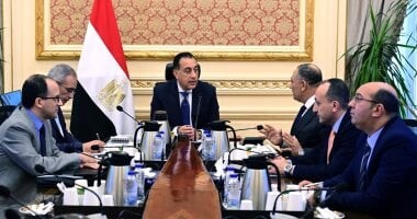 رئيس الوزراء يجتمع مع رئيس المركز الوطنى لتخطيط استخدامات أراضى الدولة
