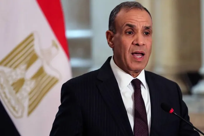 وزير الخارجية يعقد مشاورات مع وزير العدل والشرطة السويسري