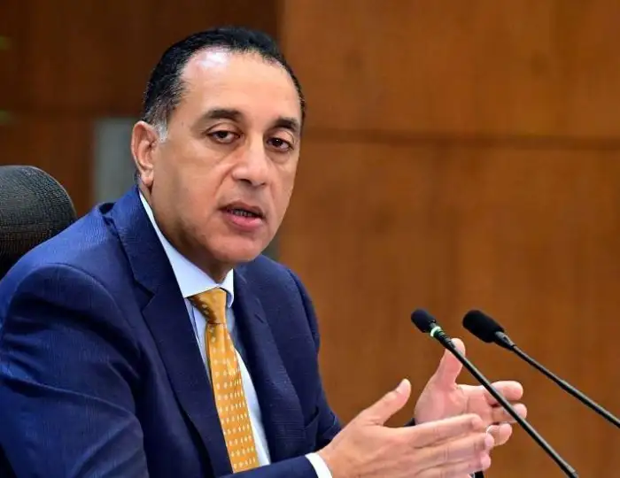 رئيس الوزراء يبدأ جولة تفقدية في مشروعات حياة كريمة بقرى الصف بالجيزة