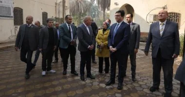 جولة مفاجئة لوزير الثقافة ومحافظ القاهرة بقصر ثقافة عين حلوان
