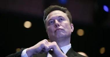سبيس إكس توظف مهندسين بدون خبرة AI وإيلون ماسك يراجع طلبات التقدم بنفسه