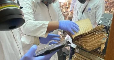 وزارة الثقافة تنهى تعقيم محتويات مكتبة البلدية بدمنهور وتبدأ ترميم الكتب