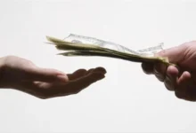 هل يجوز إخراج الزكاة للأقارب؟.. «الإفتاء» تُجيب